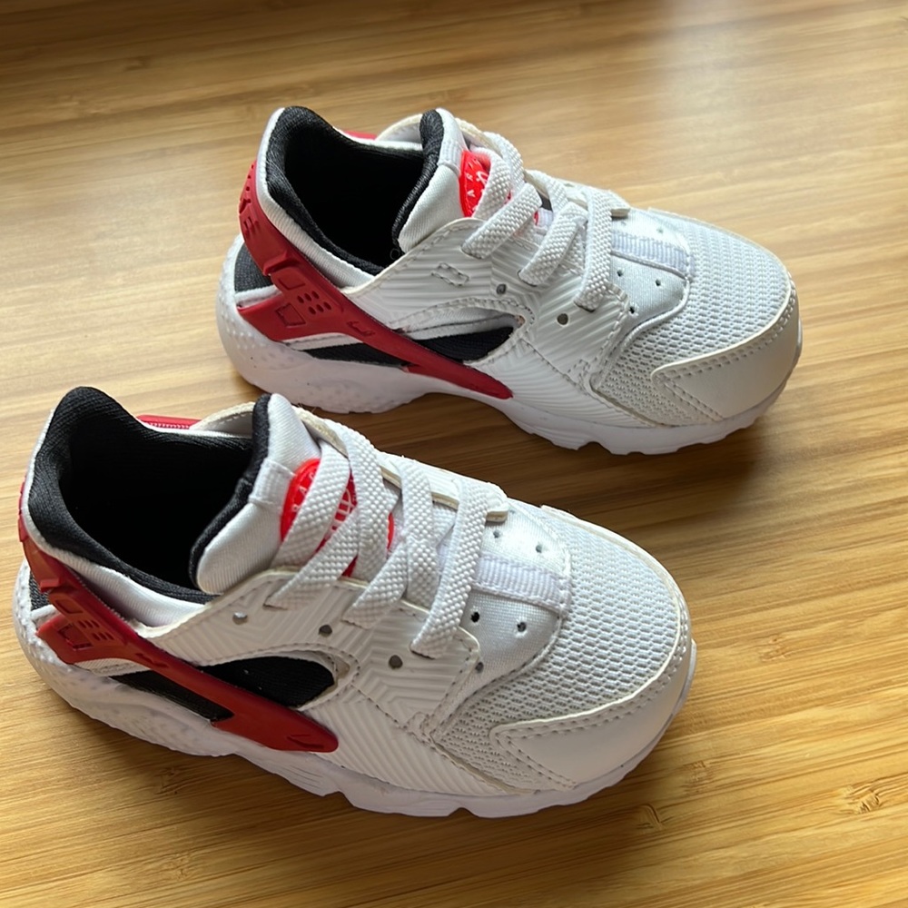 Brand New!!! Nike Huarache Little Kid Sneakers